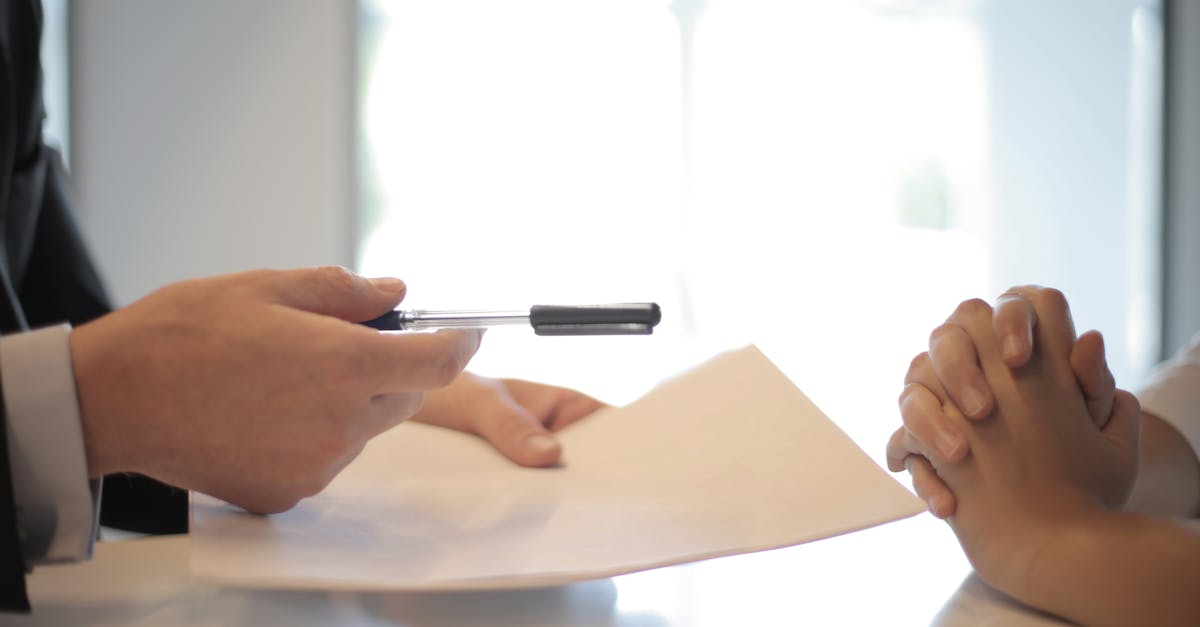 assurance hypothécaire protégeant les emprunteurs en cas de décès, d'invalidité ou de perte d'emploi, garantissant le remboursement du prêt immobilier.