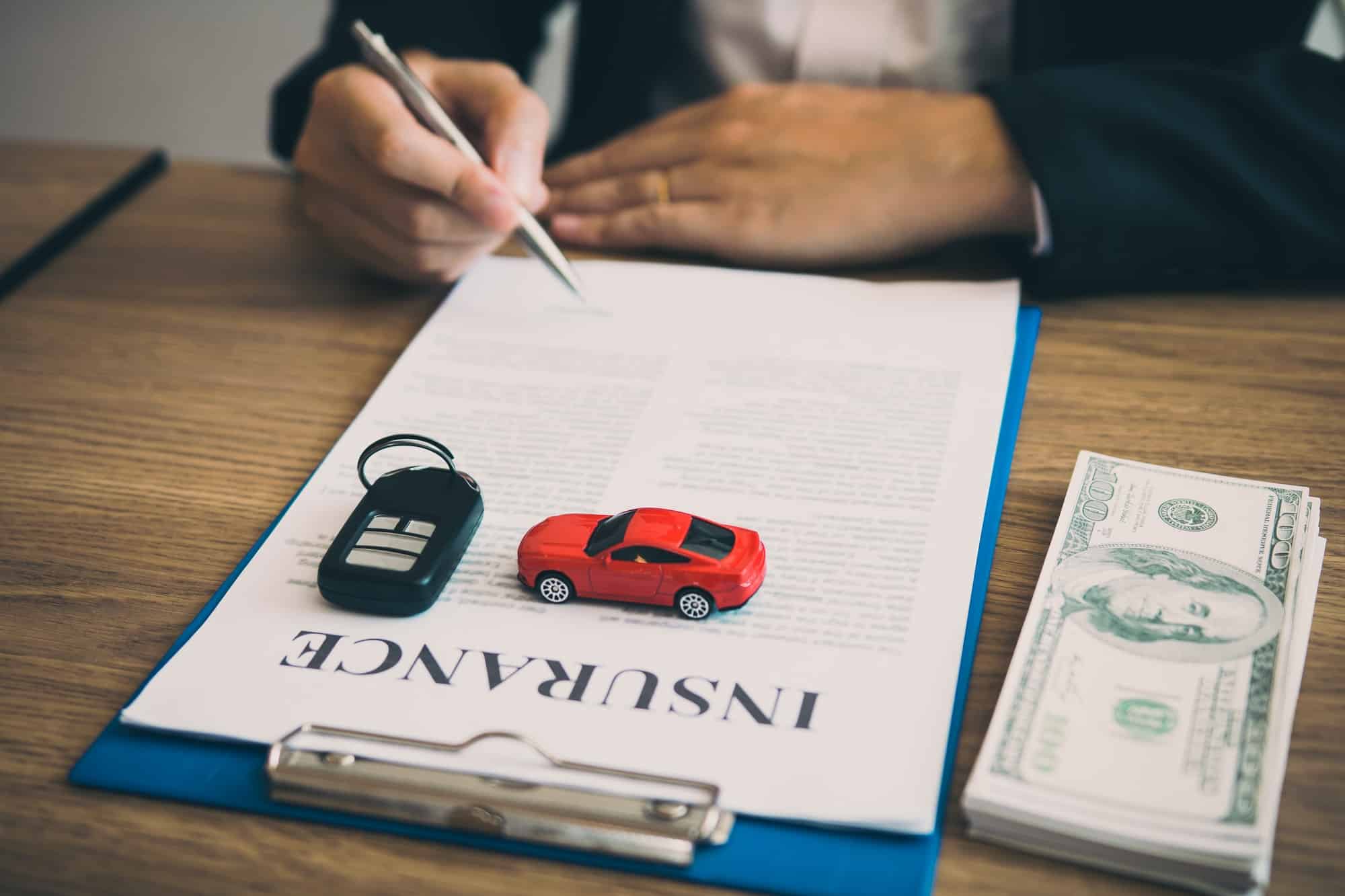 découvrez notre guide complet sur l'assurance auto. apprenez à choisir la meilleure couverture pour votre véhicule, comparez les offres des assureurs et maîtrisez les aspects juridiques, pour garantir votre sécurité et celle de votre voiture sur la route.