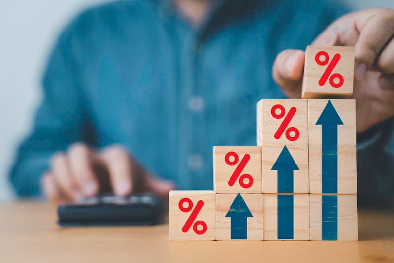 découvrez comment les variations des taux d'intérêt influencent l'économie, les investissements et votre pouvoir d'achat. analyse des effets sur les emprunts, l'épargne et la croissance économique pour une meilleure compréhension des enjeux financiers actuels.