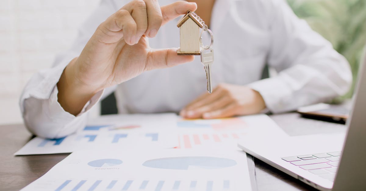 découvrez tout ce qu'il faut savoir sur l'assurance hypothécaire : protection pour votre investissement immobilier, obligations pour les emprunteurs, et conseils pour choisir la meilleure couverture adaptée à vos besoins.