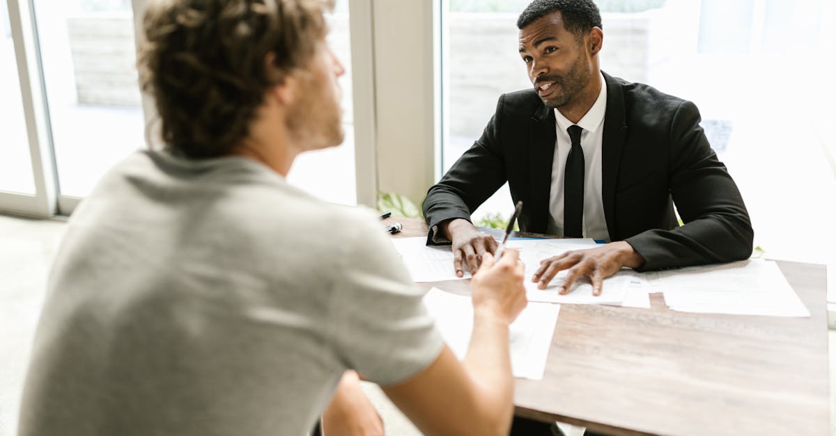 découvrez l'assurance emprunteur, une protection essentielle pour sécuriser votre prêt. protégez-vous et vos proches contre les imprévus grâce à des garanties sur mesure pour faire face à des situations comme le chômage, l'incapacité ou le décès.